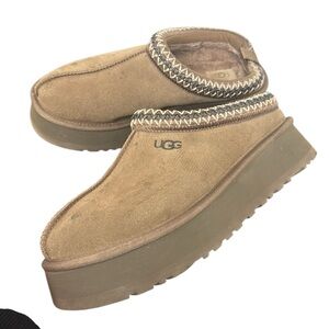 UGG WOMEN TAZZ SAND SHEARLING SUEDE PLATFORM sz 9